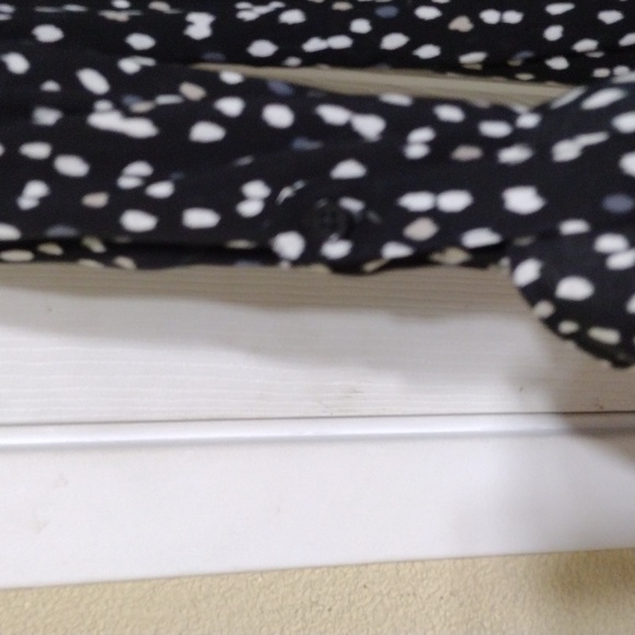 Top - Picture 2 of 3